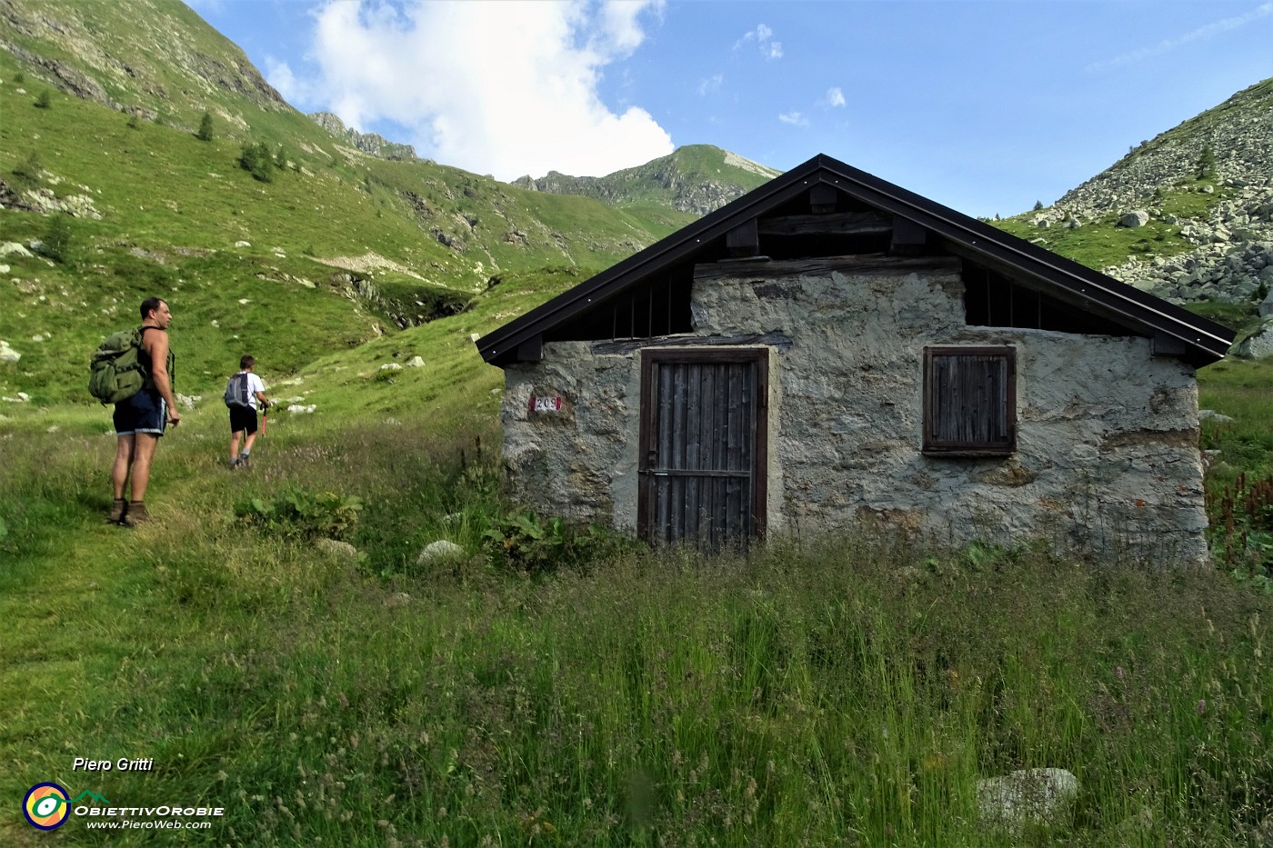 23 Passaggio alla Baita Arale (1985 m).JPG